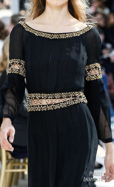 Chanel FW2016 Women's Fashion (details) RTW | Purely Inspiration Fall Fashion 2016, Zuhair Murad, Chanel Fashion, Fall 2016, Fashion Details, Couture Fashion, Runway Fashion, Alexander Mcqueen, Batik