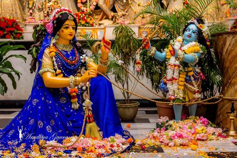 Iskcon Mayapur, Radha Krishna Holi, Iskcon Krishna, Tantra Art, Janmashtami Decoration, God Artwork, Krishna Book, Little Krishna, Lord Krishna Hd Wallpaper