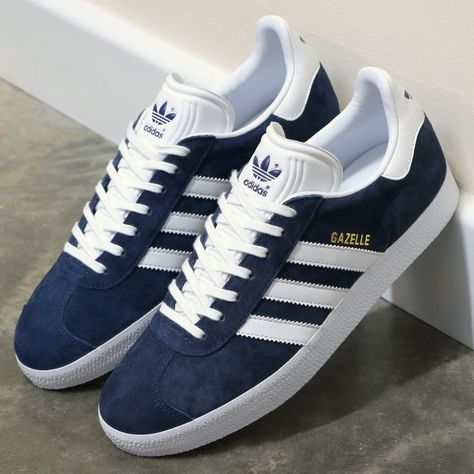 Blue Adidas Gazelle, Navy Blue Adidas, Navy Blue Sneakers, Adidas Shoes Originals, Adidas Retro, Shoe Lace Patterns Converse, Lace Patterns Converse, Adidas Shoes Women, Swag Shoes