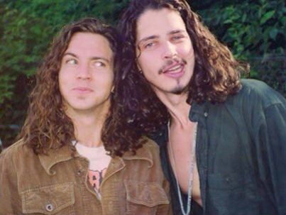 Chris Cornell & Eddie Vedder.. well, I guess a picture can't get much more perfect than this. Two of the best voices in music. #soundgarden #pearljam Men With Long Hair, Eddie Vedder, Chris Cornell, Beards, Long Hair, A Photo, Trees, Hair