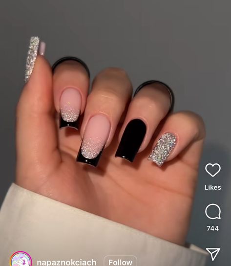 Bright Nail Designs, Graduation Nails, Black Acrylic Nails, Formal Nails, Gold Glitter Nails, Trendy Nail Design, Popular Nails, Prom Nails, Fancy Nails