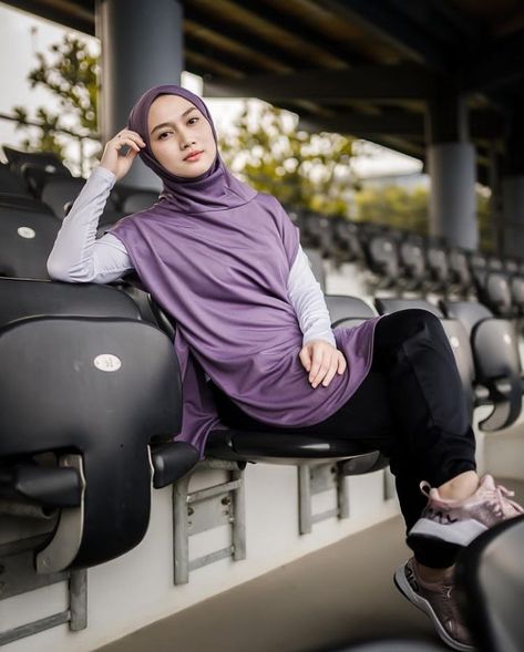 Muslimah Sport Outfit, Hijab Workout Outfit, Hijabi Sports Outfit, Gym Hijab, Modest Gym Wear, Sporty Hijab, Women Gym Outfits, Modest Workout Clothes, Hub Design