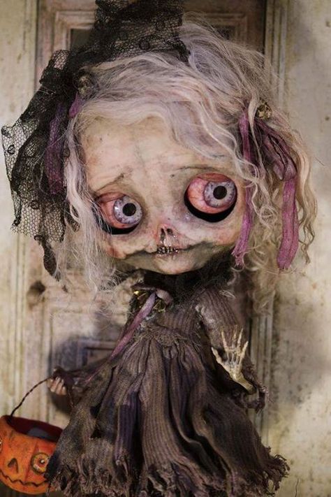 Zombie Dolls, Creepy Doll, Scary Dolls, Gothic Dolls, Halloween Doll, Unique Dolls, Scary Art, Wow Art, Creepy Dolls