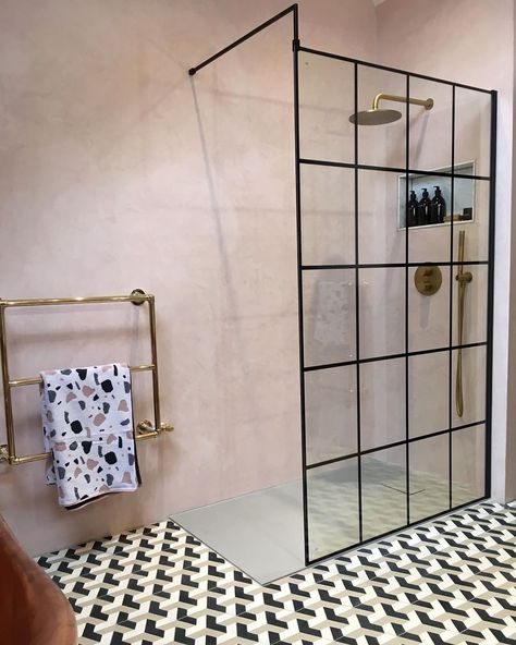 Inspiring walk in shower ideas — Love Renovate Shower Tray Ideas, Microcement Walls, Blue Shower Tile, Walk In Shower Ideas, Walk In Shower Designs, Eclectic Bathroom, Loft Stil, Bathroom Photos, Downstairs Bathroom