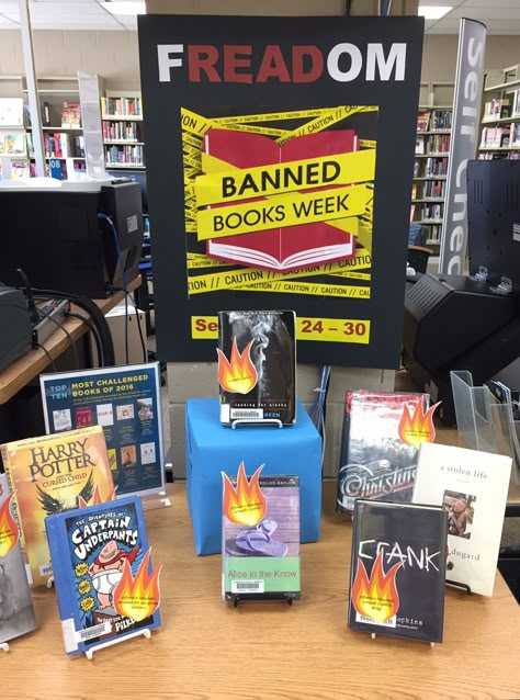 Banned Books Week display 2017. Banned Book Display Ideas, Banned Books Display Ideas, High School Library Book Display Ideas, Banned Books Display School Libraries, Banned Books Library Display, Banned Books Week Library Display, Banned Books Bulletin Board, Banned Book Week Display, Back To School Book Display