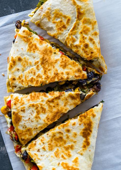 Southwest Veggie Quesadillas Veggie Quesadillas, Veggie Quesadilla, Sandwich Vegetarian, Vegetarian Quesadilla, Quesadilla Recipe, Quesadilla Recipes, Tasty Vegetarian Recipes, Think Food, Idee Pasto Sano