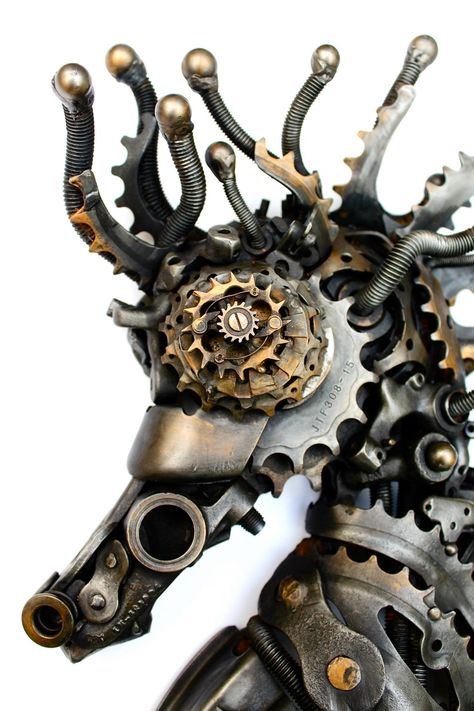 09-Steampunk-Seahorse-Alan-Williams-Animals-Sculptured-with-Recycled-and-Upcycled-Metal-www-designstack-co  #Amazmerizing Seahorse Sculpture, Steampunk Clockwork, Alan Williams, Steampunk Animals, Steampunk Octopus, Mode Steampunk, Steampunk Tendencies, Metal Horse, Art Steampunk