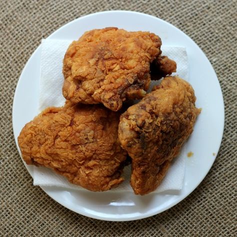 Cookistry: Pressure-Fried Chicken Pressure Cooker Fried Chicken, Skillet Fried Chicken, Cooking Fried Chicken, Best Pressure Cooker, Making Fried Chicken, Electric Pressure Cooker Recipes, Buttermilk Fried Chicken, Pressure Cooker Chicken, Crispy Fried Chicken