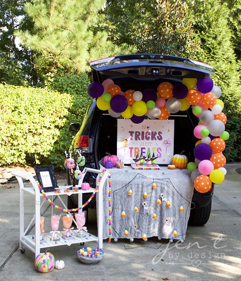 Trunk Or Treat Ideas For Cars With Balloons, Trunk Or Treat Ideas Balloon Arch, Trunk Or Treat With Balloon Arch, Trunk Or Treat Balloon Garland, Trunk Or Treat Ideas With Balloons, Trunk Or Treat Vampire, Balloon Trunk Or Treat Ideas, Trunk Or Treat With Balloons, Trunk Or Treat Balloon Ideas