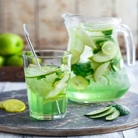 Green Apple Mojito, Apple Mojito, Best Mojito Recipe, Apple Syrup, Mojito Ingredients, Ice Cream Yogurt, How To Make Green, Mint Mojito, Vanilla Milkshake