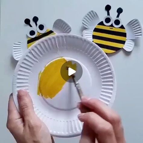 2,456 likes, 18 comments - kinder._play am August 3, 2021: "• A cute bee craft☺️🐝 . . Get fun free printables 😍! Link in BIO 🌸 . . •Follow us @kinder._play for more fun DIY videos✨ . . •Video by: @mama_vari.tasi . . • No copyright intended ,all rights and credits reserved to the respective owner(s)✨ #preschoolactivities#art #toddlerlife#children #preschooler#learningathome #finemotorskills#montessoriathome #parenting#montessoriactivity #learning#toddlersofinstagram #homeschooling#learningth Wool Blankets Diy, Free Printables For Kids, Bee Craft, Bee Free, Printables For Kids, Animal Crafts For Kids, Growing Out Short Hair Styles, Easter Decorations Dollar Store, Blanket Diy