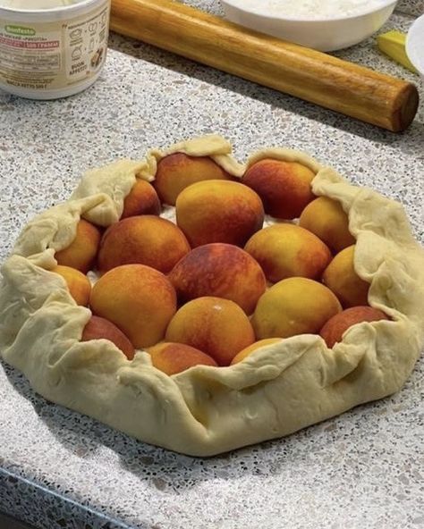 Peach Cobbler Aesthetic, Cobbler Aesthetic, Slow Summer, Baking Aesthetic, Peach Tart, Tart Dessert, Peach Bellini, Romanticizing Life, Peach Cobbler