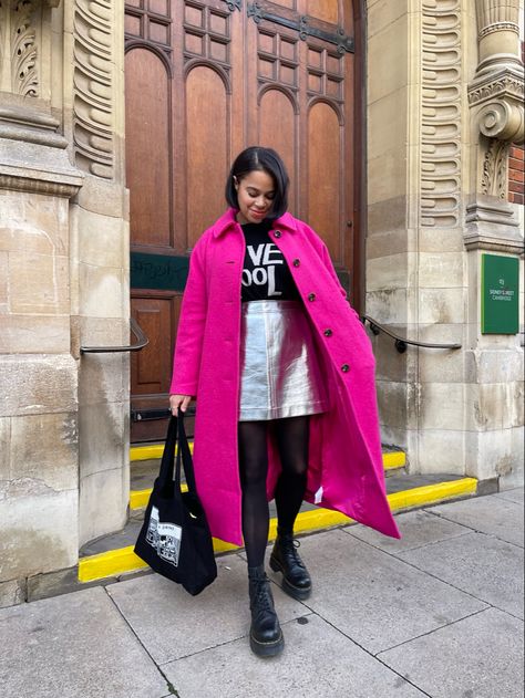 Pink Winter Coat Outfit, Pink Coat Street Style, Pink Coat Outfit Winter, Metallic Skirt Outfit, Winter Coat Outfit, Pink Winter Coat, Smart Casual Women Outfits, Dr Martens Style, Pop Art Fashion