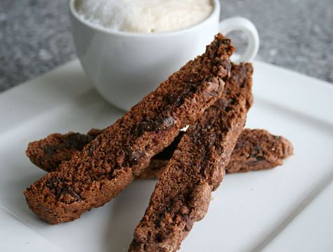 Ginger Biscotti, Gingerbread Biscotti Recipe, Gingerbread Biscotti, Italian Biscotti, Chocolate Biscotti, Vegan Gingerbread, Christmas Biscuits, Biscotti Cookies, Biscotti Recipe