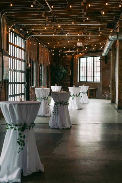 Modern Event Space in Indianapolis | INDUSTRY Loft Event Space Design, Hotel Event Space, Small Party Hall Interior Design, Small Modern Event Space, Industrial Event Space Design, Event Space Design Ideas, Intimate Event Space, Industrial Party Decor, Event Space Business Ideas