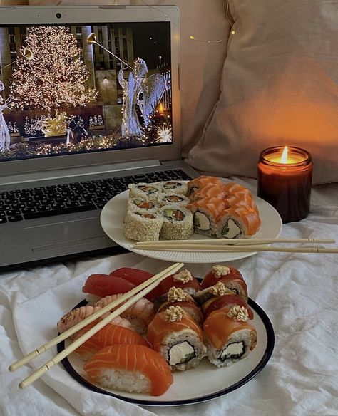 Sushi Aesthetic, Romantic Date Night Ideas, Sushi Rolls, Wine And Dine, Food Inspo, What To Cook, Food Obsession, Date Ideas, Candy Recipes