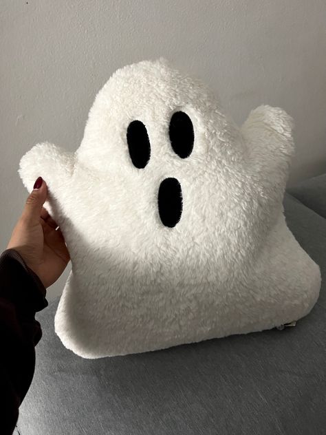 #halloweenideas #ghost #cozyvibes #tiktok #target #targethomedecor #targetfinds Halloween Pillows Ideas, Ghost Pillow Crochet, Halloween Face Masks, Sew Ghost Pillow, Ghost Cushion, Sherpa Ghost Pillow, Ghost Pillows, Ghost Plush, Traditional Halloween