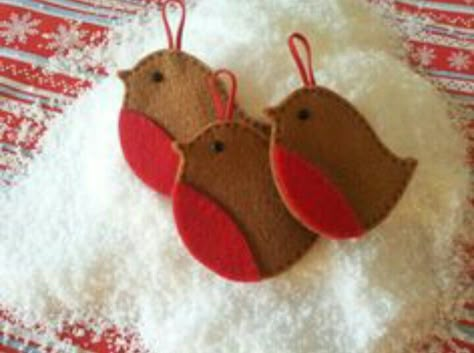 Baby Mobil, Felt Crafts Christmas, Felt Christmas Decorations, Christmas Felt, Felt Christmas Tree, Felt Ideas, Handmade Christmas Decorations, Felt Decorations, Bird Ornaments