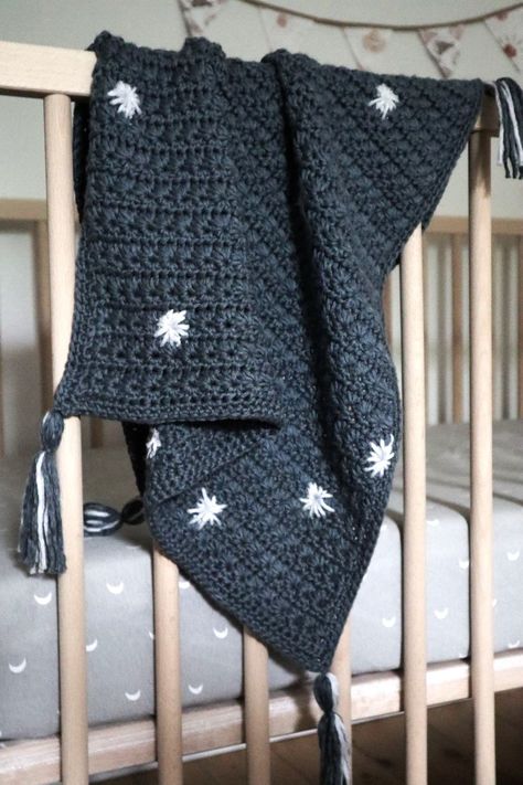 navy blue crochet baby blanket with silver stars draped over the side of a crib Navy Crochet Blanket, Star Stitch Crochet, Crochet Baby Bonnet, Navy Blanket, Crochet Blanket Pattern, Stitch Crochet, Dream Baby, Crochet Baby Blanket, Baby Blanket Pattern