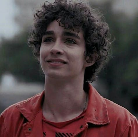 Robert sheean Young Robert Sheehan, Nathan Misfits, Misfits Nathan, Robert Sheehan, Character Inspiration Male, Edward Cullen, Jacob Black, Gorgeous Eyes, Most Beautiful Man