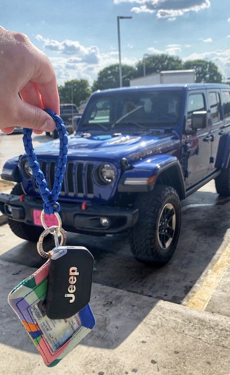 Jeep Wrangler Keys Aesthetic, Jeep Keys Aesthetic, Keys Aesthetic, Blue Jeep Wrangler, Jeep Keys, Auto Jeep, White Jeep, Blue Jeep, New Jeep