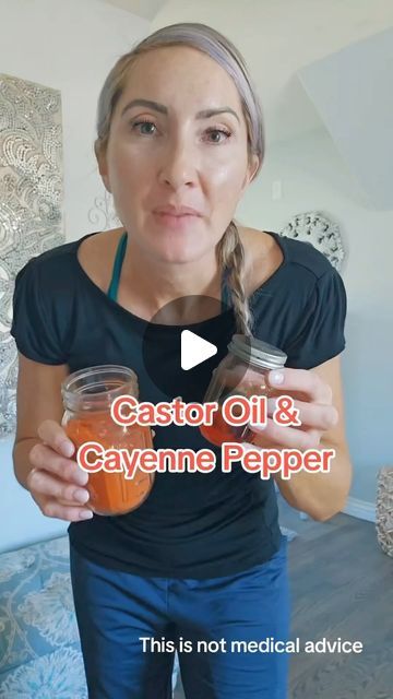 Healthy Food Facts - Tips on Instagram: "I love mixing castor oil and cayenne pepper. I’ve been doing it for years for my sore joints and inflammation.  Great content by @laurengallegosfitness! For more of her content, go follow her 💪  🌿👉 For more information on my favorite Castor Oil check the link in my bio under my photo or comment “OIL”  #castoroil #inflammation #antiinflammatory #cayennepepper" Cayenne Pepper Recipes, Natural Medicine Recipes, Essential Oil Remedy, Heal Yourself, Oil Remedies, Healthy Herbs, Herbal Healing, Home Health Remedies, Cayenne Pepper