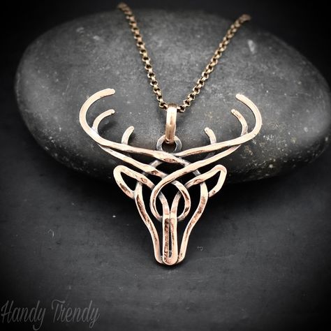 Handy Trendy (@_handy_trendy_) • Fotografije i videozapisi na Instagramu Celtic Deer, Deer Pendant, Celtic Animals, Wire Wrap Jewelry Designs, Handmade Birthday Gifts, Jewelry Cleaning, Celtic Style, Hippie Vibes, Corrugated Box