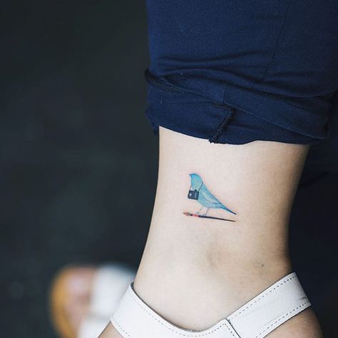 Tiny Foot Tattoo Pigeon Tattoo, Tiny Foot Tattoos, Tattoos For Dad Memorial, Parrot Tattoo, Tiny Bird Tattoos, Bluebird Tattoo, Tattoo Symbols, Chic Tattoo, Stay Forever