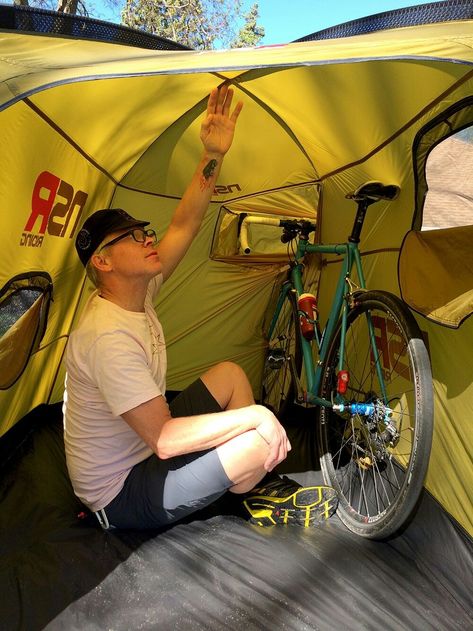 Road Bicycle Racing, Camping Lifestyle, Cycling Inspiration, Bicycle Camping, Tents For Camping, Touring Bicycles, Bicycle Touring, Camping With Dogs, Bike Packing