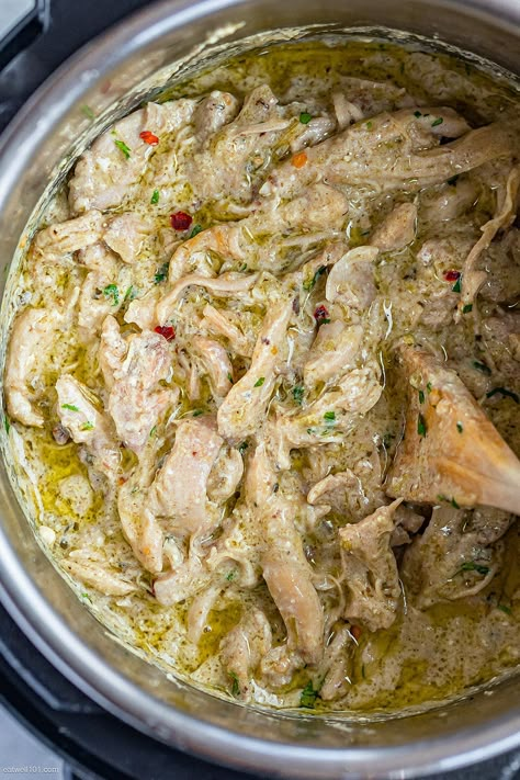 Chicken With Cream Cheese, Keto Instant Pot Recipes, Green Chili Chicken, Green Chile Chicken, Keto Instant Pot, Instant Pot Meals, Cream Cheese Chicken, Instant Pot Recipes Chicken, Instant Pot Dinner