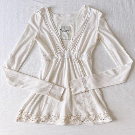 Y2k Abercrombie and fitch white lace babydoll long... - Depop Abercrombie Long Sleeve, Old Hollister Aesthetic, Abercrombie And Fitch Outfits, Abercrombie And Fitch Outfit, White Babydoll Top, White Lace Babydoll, Winter Coquette, Babydoll Tops, White Moose