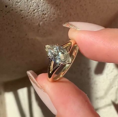 2ct Marquise Cut Engagement Ring Marquise Cut Moissanite Split Shank Wedding Ring 14K Yellow Gold Ring Promise Ring Anniversary Gift, Marquise Cut Ring, Marquise Cut Diamond Ring, Promise Ring, Personalized Gifts, Wedding Gift, Birthday Gifts, Unique Ring, Gift For Her  ✥𝐒𝐭𝐨𝐧𝐞 𝐃𝐞𝐭𝐚𝐢𝐥𝐬 :  * Stone Type: Moissanite * Shape: Radiant Cut * Stone Weight: 2.00 CT (Approx.) * Stone Size: 6X12 mm (Approx.) * Color: Colorless  * Clarity: VVS (Eye Clean) * Cut Grade: Excellent * Making Process: Marquise Ring Gold Band, Marquise Moissanite Engagement Ring, Split Shank Marquise Engagement Ring, Three Stone Marquise Engagement Ring, Marquise Diamond Ring Vintage, Split Shank Engagement Ring, Marquise Engagement Ring With Band, Classic Engagement Ring, Unique Marquise Engagement Ring