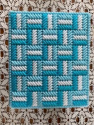 Handmade Needlepoint Plastic Canvas Tissue Box Cover - Turquoise Maze | eBay Plastic Canvas Tote Bag Patterns Free, Plastic Canvas Stitches Patterns, Plastic Canvas Tissue Box Cover, Plastic Canvas Box Patterns, Easy Yarn Crafts, Canvas Bag Diy, Bargello Patterns, Diy Hair Accessories Ribbon, Bargello Needlepoint