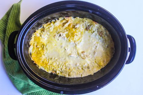 It's enchilada time! Here's how we make them down on our Arizona farm. http://www.weedemandreap.com/recipe-crockpot-white-chicken-enchiladas/ White Enchiladas Recipe, Enchiladas Crockpot, White Sauce Enchiladas, Slow Cooker Baked Ziti, Crockpot Chicken Enchiladas, Chicken Enchiladas Recipe, Recipe Crockpot, Enchilada Ingredients, White Chicken Enchiladas