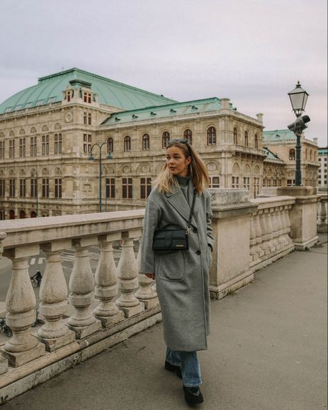 Photo spots in Vienna. Photo ideas in Vienna. Instagram spots in Vienna, Austria. Prague Instagram Pictures, Poses In Prague, Photo Ideas In Vienna, Vienna Photo Spots, Riga Photo Ideas, Vienna Austria Photo Ideas, Austria Instagram Pictures, Austria Picture Ideas, Prague Photo Ideas Instagram