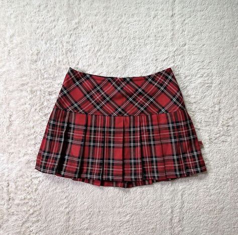 Red plaid skirt outfit