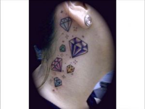 Diamond Tattoo Meaning, Tattoo On Neck, Diamond Tattoo Designs, Bow Tattoo Designs, Best Neck Tattoos, Diamond Tattoo, Jewel Tattoo, Neck Tattoos Women, Diamond Tattoos