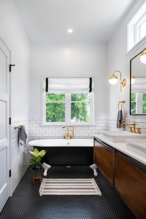 Black and White Modern Farmhouse Bathroom with Black and White Clawfoot Tub  #bathroom #bathroomdecor #bathroomdecorideas #bathroomdecoratingideas #bathroomideas #bathroomdesign #farmhousebathroom #farmhousebathroomdecor #modernfarmhousebathroom Black And White Clawfoot Tub, White Modern Farmhouse Bathroom, White Clawfoot Tub, Black And White Modern Farmhouse, Modern Farmhouse Bathroom Ideas, Clawfoot Tubs, Black Bathtub, Black Tub, White Modern Farmhouse