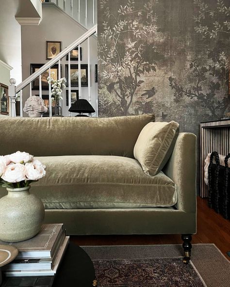 The Best Sofa For Every Home & Design Style Room Couch Ideas, Living Room Couch Ideas, Velvet Couch Living Room, Nailhead Sofa, Velvet Sofa Living Room, Green Sofa Living Room, Velvet Sofas, Couches Living, Latest Sofa Designs