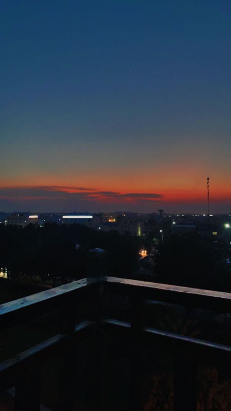 Night Sky From Balcony, Balcony Background, Dark Modern House, Editing Pics, Background Editing, Dark Modern, Night Scenery, Sky View, Evening Sky