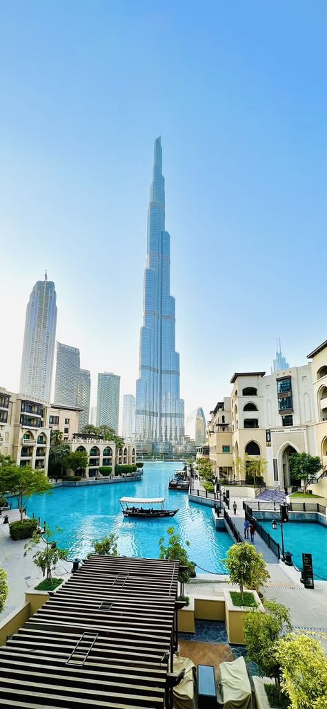 Burj Khalifa (Dubai) | Depth Effect - Wallpapers Central Dubai Wallpaper Hd, Dubai Wallpaper, Depth Effect, Khalifa Dubai, Dubai Vacation, Most Beautiful Wallpaper, Dubai City, Ios Wallpapers, Dream Lifestyle