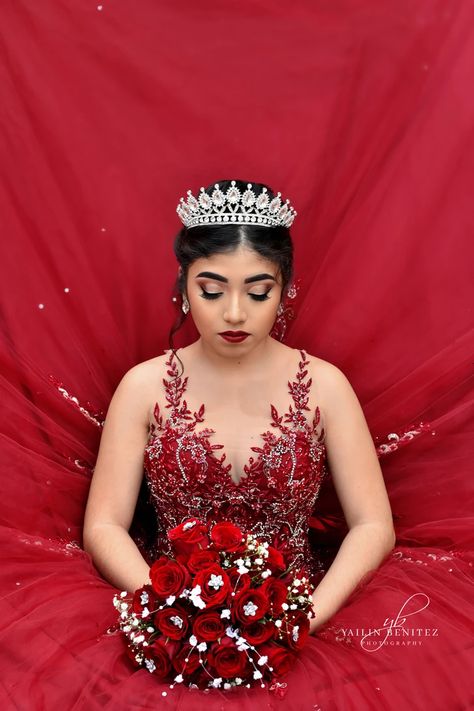 Quinceanera Photography | West Palm Beach Photographer Quinceañera Hair, Quince Picture Ideas, Crown And Tiara, Quinceañera Photoshoot Ideas, Quince Photoshoot Ideas, Quince Pictures, Quinceanera Pictures, Quinceanera Gifts, Quinceanera Crown