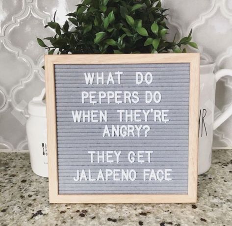 Funny Whiteboard Messages, Joke Of The Week, Hr Humor, Letterboard Signs, Whiteboard Messages, Light Box Quotes, Office Quotes Funny, Message Board Quotes, Felt Letter Board