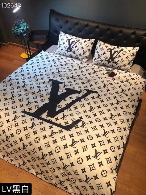 Zebra Print Bedroom, Versace Furniture, Bedroom Sets Furniture King, Draps Design, Luxury Bedroom Sets, Luxury Kids Bedroom, Customised Bed, Black Bedroom Decor, Designer Bed Sheets