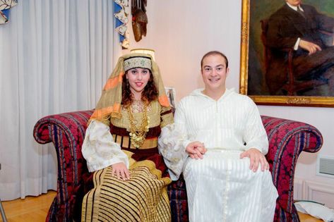 mizrahi jewish wedding - Ecosia - Images Sephardic Wedding, Sephardic Jews, Mizrahi Jews, The Jewish Bride, Jewish Bride, Jewish Wedding Ceremony, Wedding Traditions, Everyday People, Jewish People