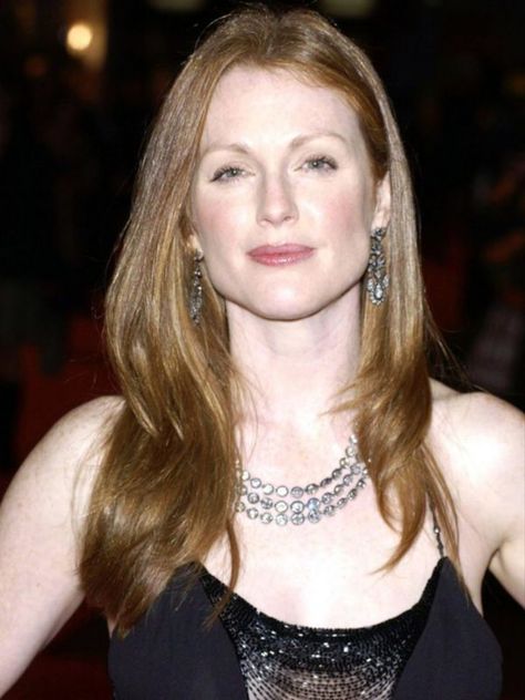 Julian Moore, Red Haired Beauty, Good Hair, Julianne Moore, Redhead Girl, Sketchbook Inspiration, Strawberry Blonde, American Actress, Other People