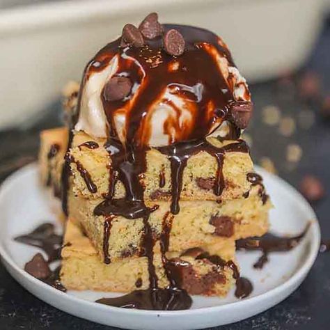 Eating On A Dime, Recipes Air Fryer, Recipes Instant Pot, Family Friendly Recipes, Chocolate Chip Cookie Cake, Sugar Cookie Bars, Crock Pot Recipes, Cookie Cake Recipe, The Bakery