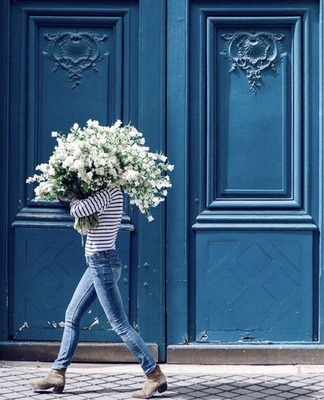 This French Life White Lilac, Spring Bouquet, Blue Door, White Bouquet, Bouquet Of Flowers, Bunch Of Flowers, Limited Edition Prints, 그림 그리기, Large Prints