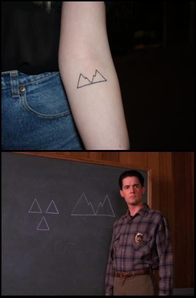 http://tattoomagz.com/mountain-tattoo/twinpeaks-mountain-tattoo/ Twin Peaks Symbols, Twin Peaks Tattoo Minimalist, Twin Peaks Tattoo, Twin Peaks Inspired, Mountain Tattoo Simple, Log Lady, Dale Cooper, Daughter Tattoo, Tattoos Mandala