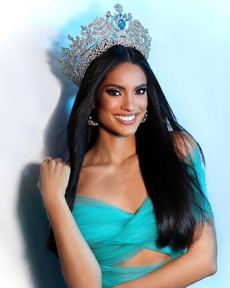 Miss Universe Puerto Rico, Miss Puerto Rico, Type Of Content, Modeling Poses, Hollywood Dress, Costume Tutorial, Miss Usa, Model Poses Photography, Miss Universe